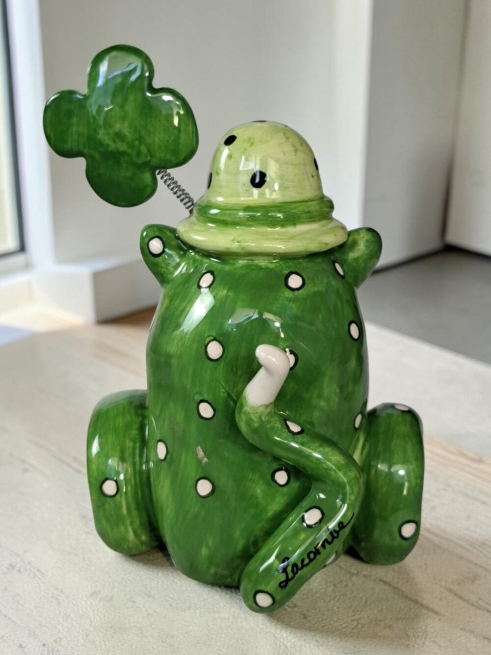 WhimsiClay Amy Lacombe Fancy Felines 5" Clover Green W Hat Figurine 2002 - Picture 3 of 14